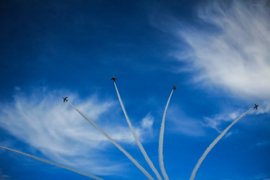 www.canadaremembersairshow.com
